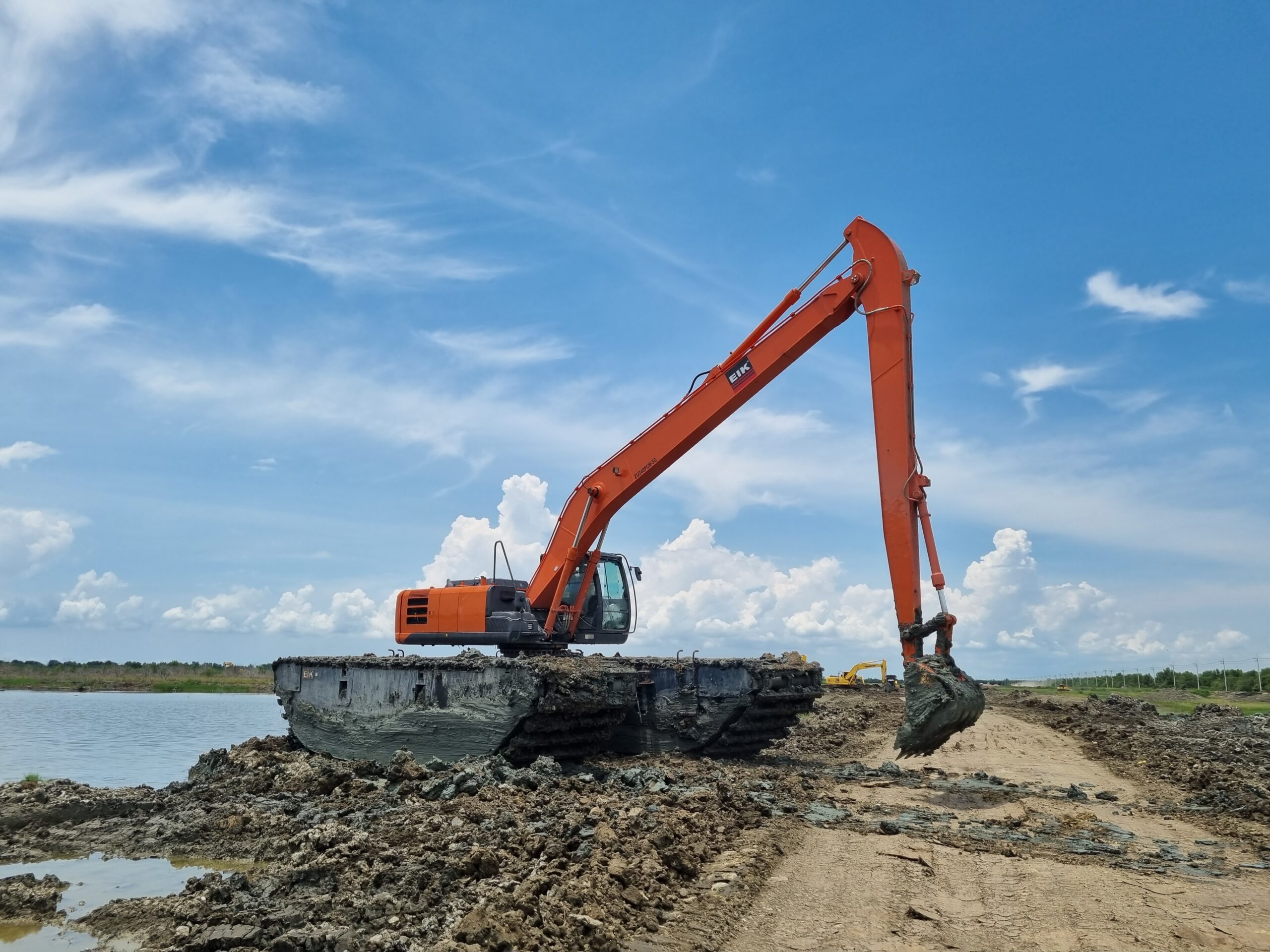 AM200 EIK Amphibious ZU240PCM-5G