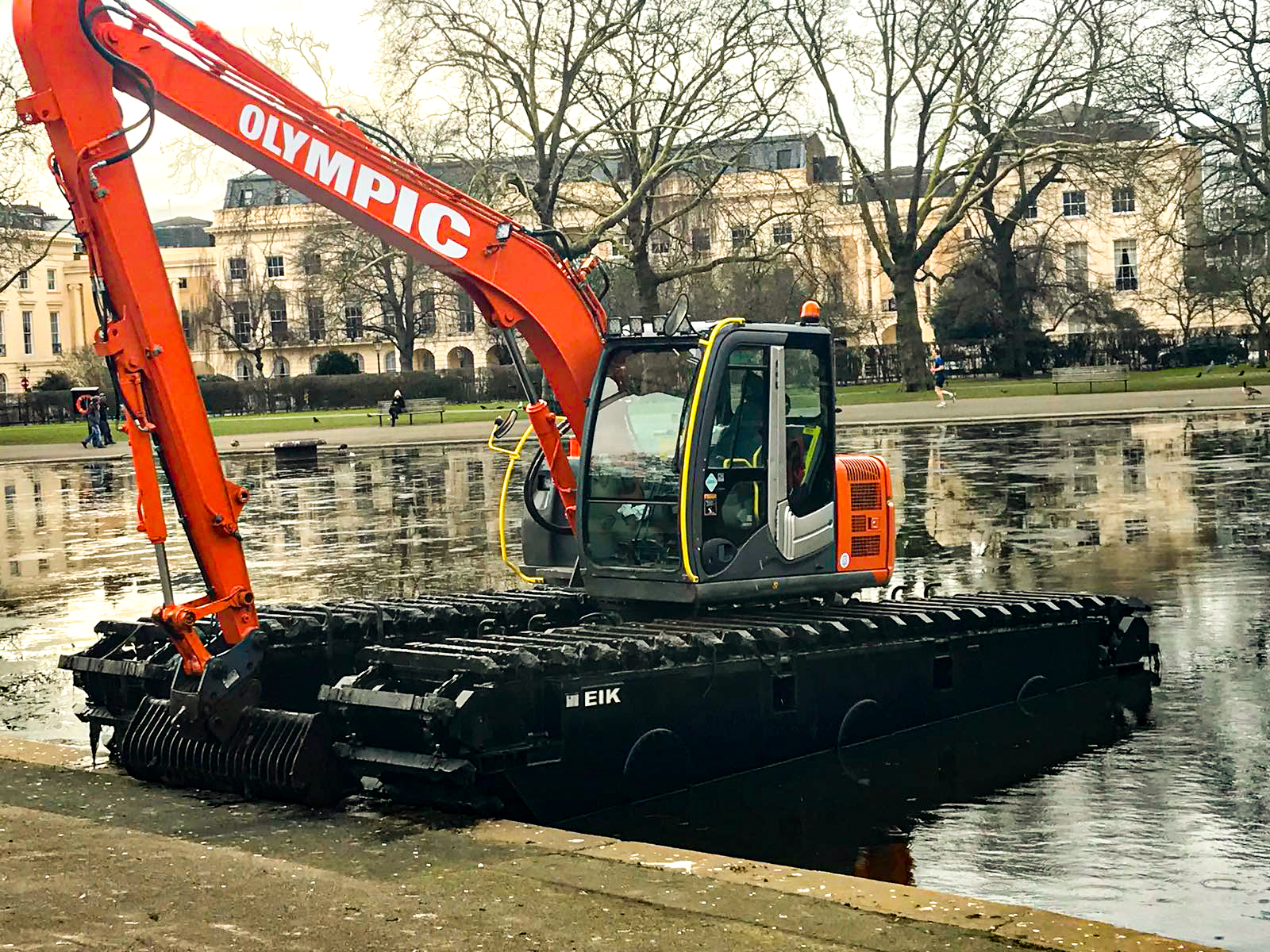 AM80 EIK Amphibious Hitachi ZX70