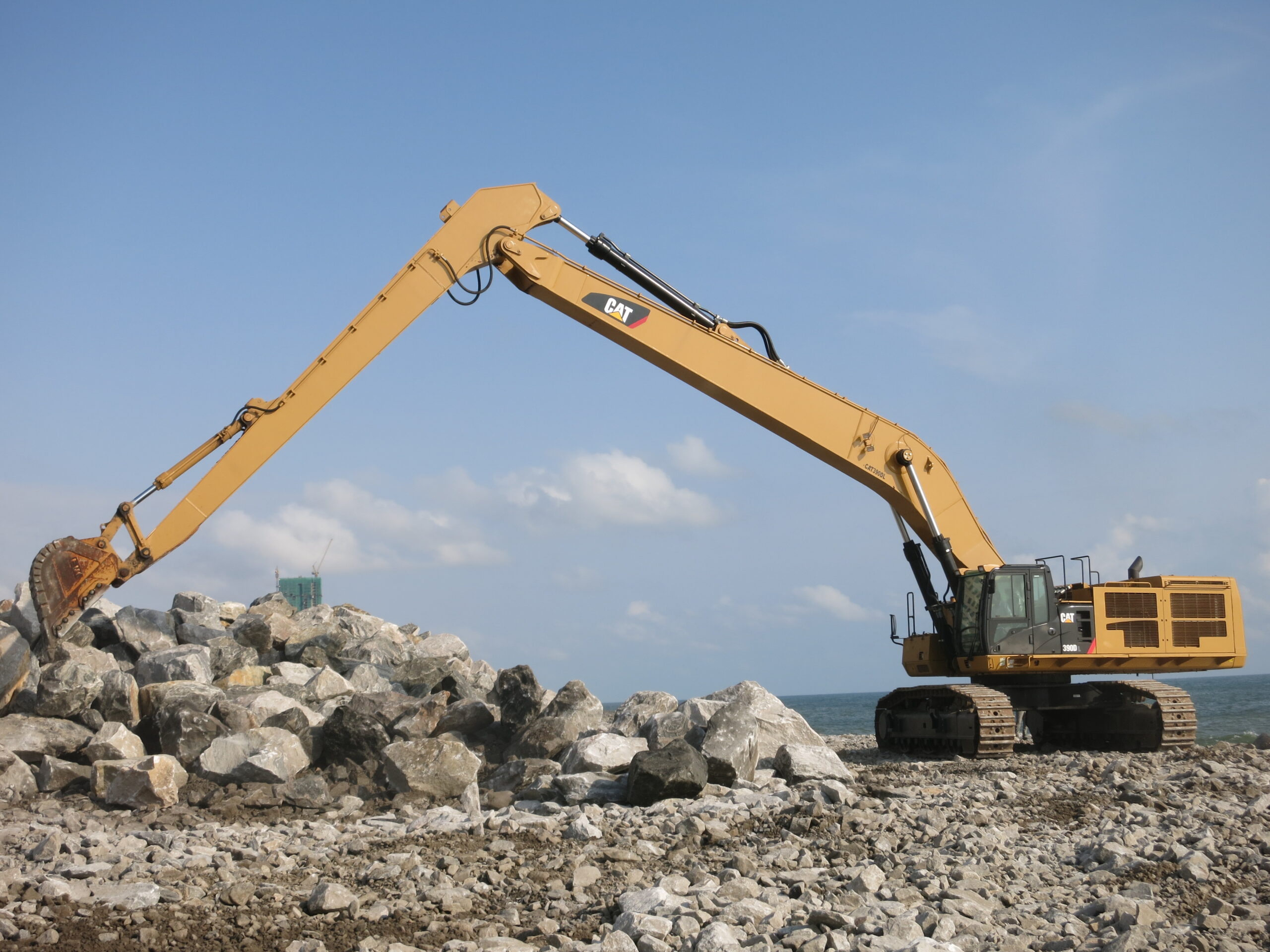 CAT390DL EIK Long Reach