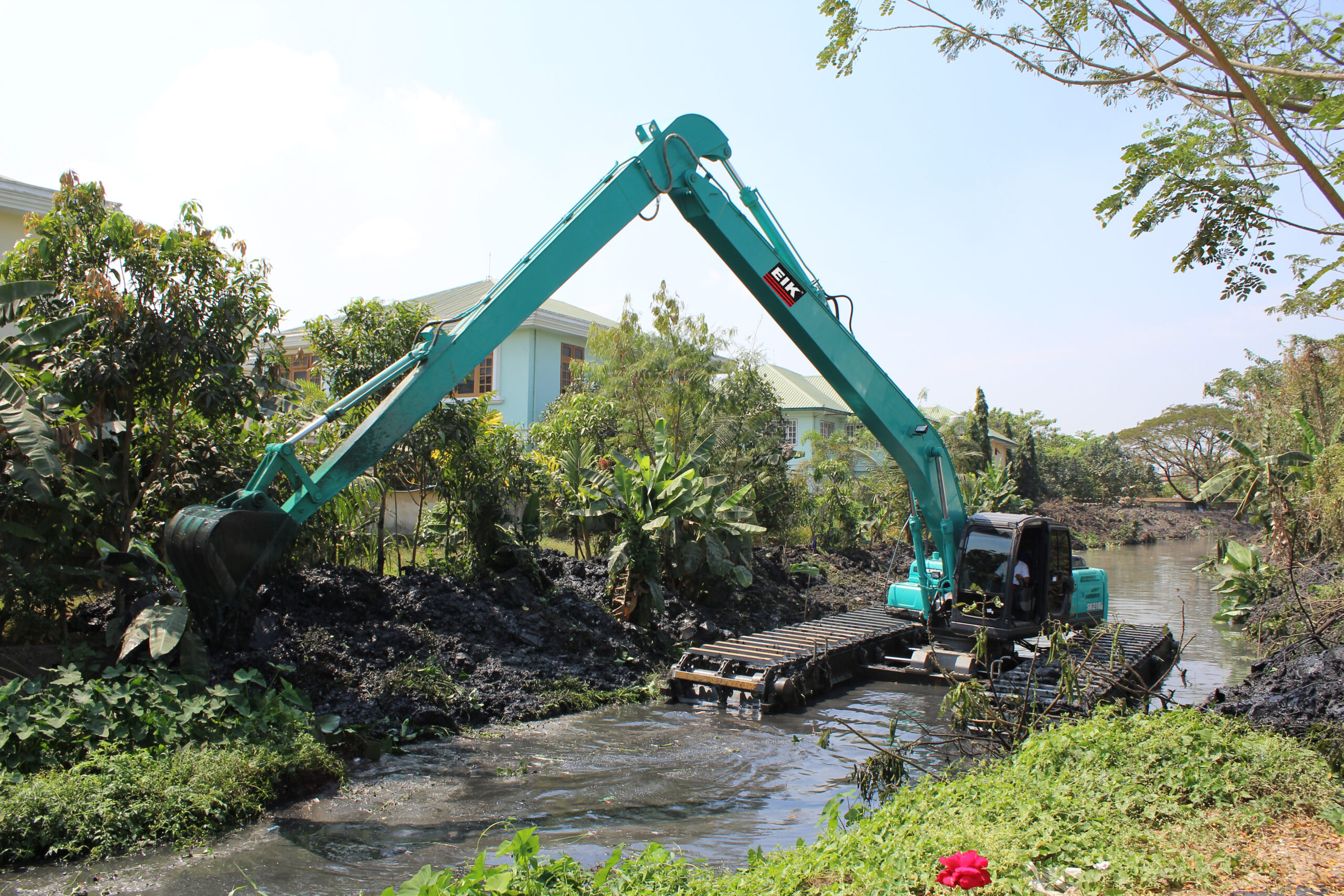 EIK AM200 & 14M LR Kobelco SK210