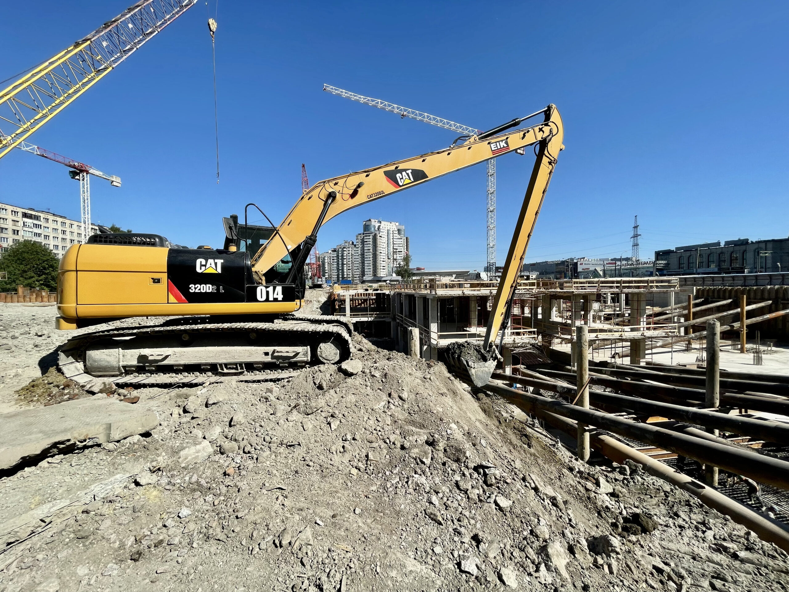 EIK Long Reach with CAT320D
